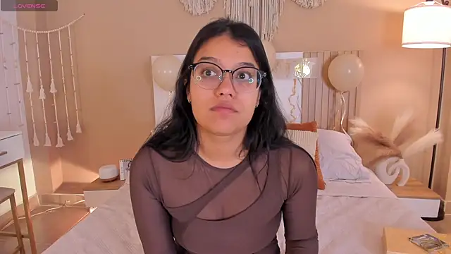 Camila Bustamante online show from July 2026 02:34:02 PM
