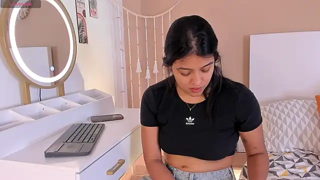 Camila Bustamante online show from July 2026 04:13:01 PM