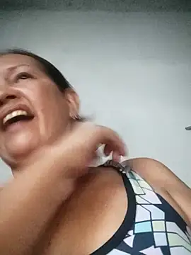 marinita13 online show from October 2025 10:29:02 PM