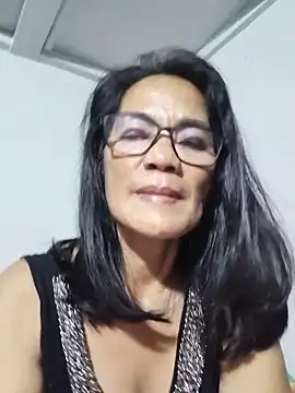 Snapshot of ImYourWoman_55 chatting on June 2026 04:38:01 PM ImYourWoman 55 online show from June 2026 04:38:01 PM