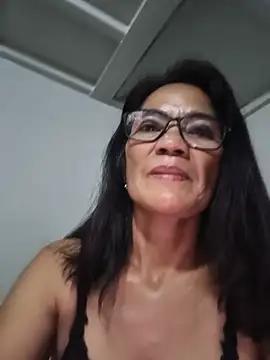 Snapshot of ImYourWoman_55 chatting on June 2026 10:21:02 PM ImYourWoman 55 online show from June 2026 10:21:02 PM