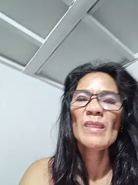 Snapshot of ImYourWoman_55 chatting on June 2026 10:45:02 PM ImYourWoman 55 online show from June 2026 10:45:02 PM