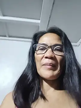 Snapshot of ImYourWoman_55 chatting on July 2026 06:21:01 PM ImYourWoman 55 online show from July 2026 06:21:01 PM
