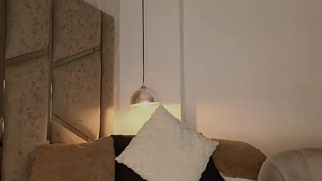 scarlethlux online show from June 2026 04:37:01 AM