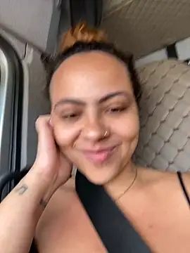 Snapshot of Chloe_Leaozinho chatting on October 2025 03:56:02 PM Chloe Leaozinho online show from October 2025 03:56:02 PM