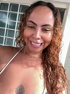 Chloe Leaozinho online show from November 2025 06:32:01 PM