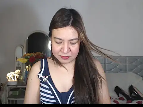 stellahugeX online show from December 2025 08:45:01 AM