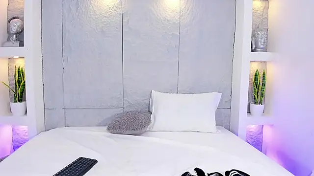 LovelyEyesx online show from March 2026 05:03:01 PM