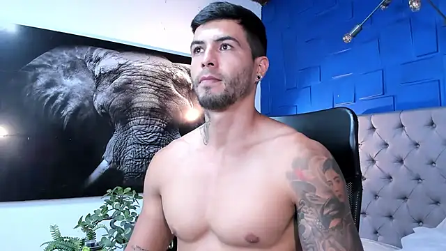 andres-clark92 online show from November 2025 05:45:03 PM