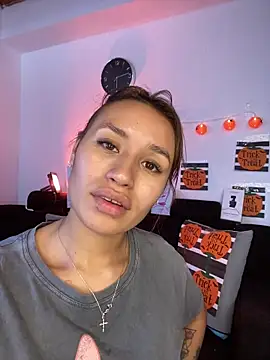 juliana-mancini online show from October 2025 07:40:01 PM