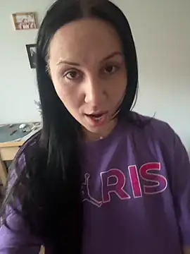 LauLaveau online show from November 2025 06:56:02 AM