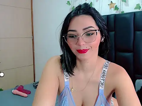 sara arias00 online show from September 2025 02:39:02 PM
