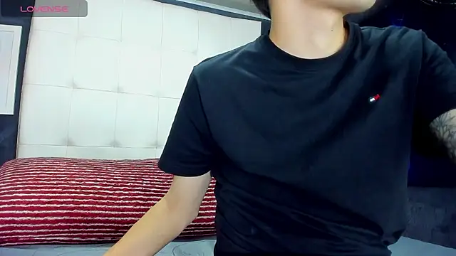 Matteo12  online show from September 2025 05:07:01 AM