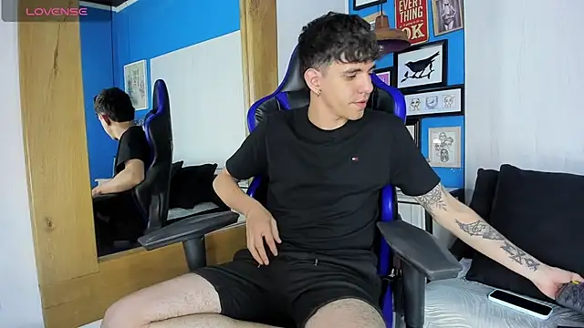 Matteo12  online show from September 2025 05:13:02 PM