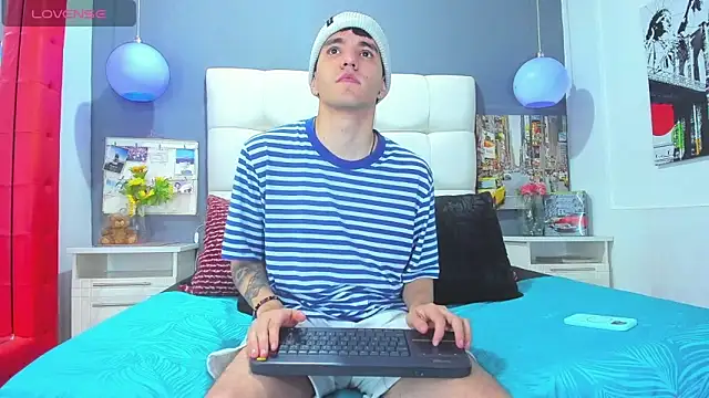 Matteo12  online show from October 2025 03:07:02 AM