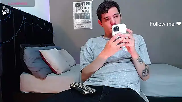 Matteo12  online show from December 2025 04:52:02 AM