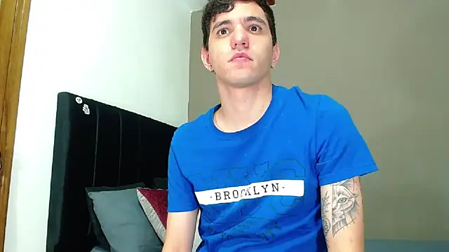 Matteo12  online show from February 2026 05:01:01 AM