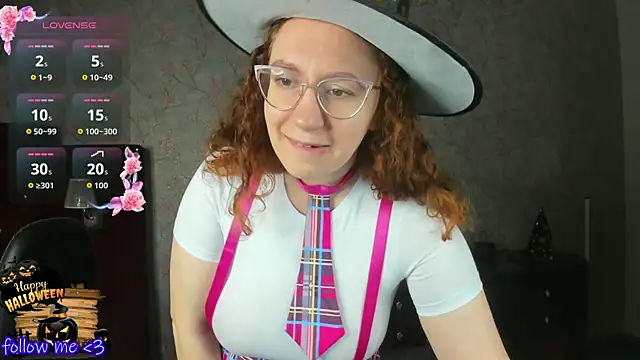 ellie coy  online show from October 2025 07:34:02 AM