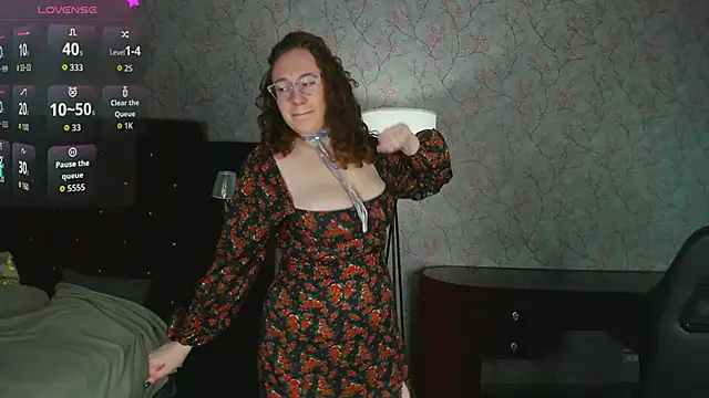 ellie coy  online show from April 2026 01:22:01 PM