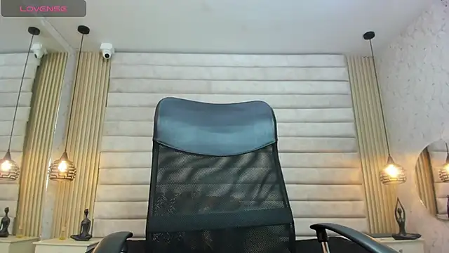 keytinthomson  online show from February 2026 07:43:01 PM