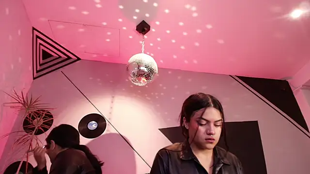 Lilith and Khloe online show from October 2025 11:21:02 AM