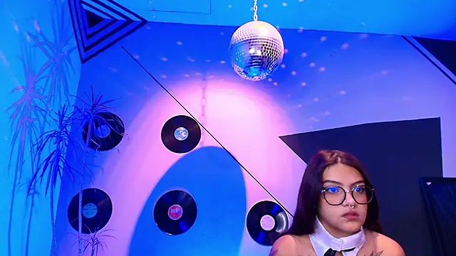 Lilith and Khloe online show from February 2026 11:39:01 AM