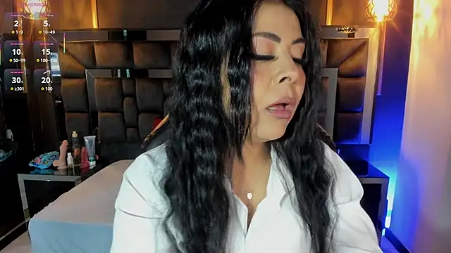 Aniajoness  online show from September 2025 04:25:01 AM