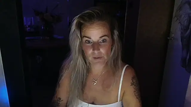 Snapshot of Mrs-Aurora chatting on July 2026 09:32:02 PM Mrs-Aurora online show from July 2026 09:32:02 PM
