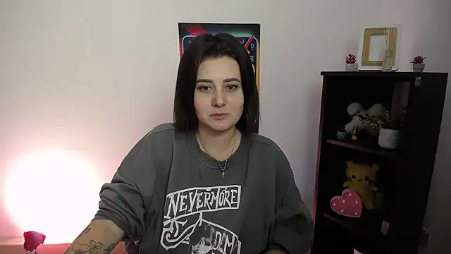 Katrin kiss  online show from October 2025 12:44:02 PM