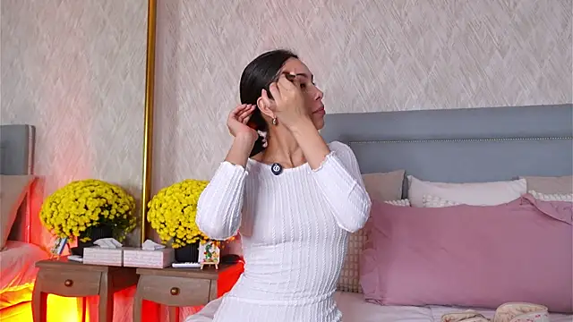 Sofy Bradd online show from November 2025 07:53:02 AM