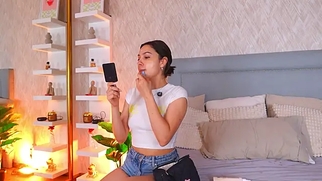 Sofy Bradd online show from June 2026 05:23:01 AM