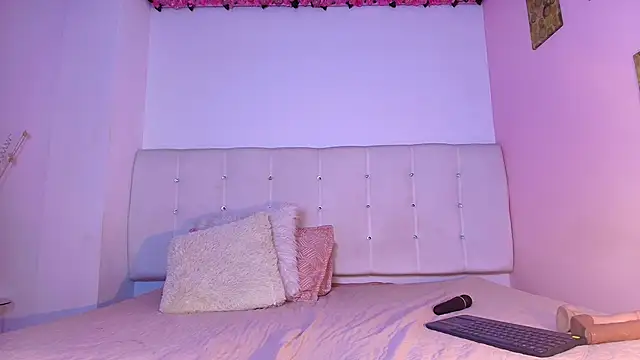 lilyth bloom online show from December 2025 12:44:02 PM