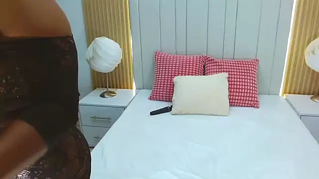 WildScarlet online show from September 2025 01:33:01 PM