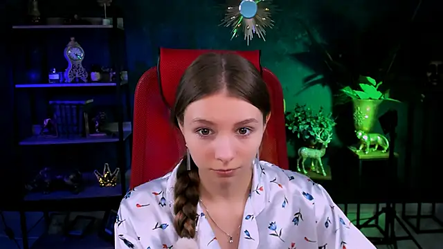 JulieDaniel online show from October 2025 08:25:01 AM