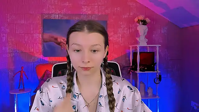 JulieDaniel online show from November 2025 08:25:01 AM