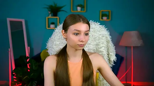 Snapshot of JulieDaniel chatting on June 2026 04:18:02 AM JulieDaniel online show from June 2026 04:18:02 AM