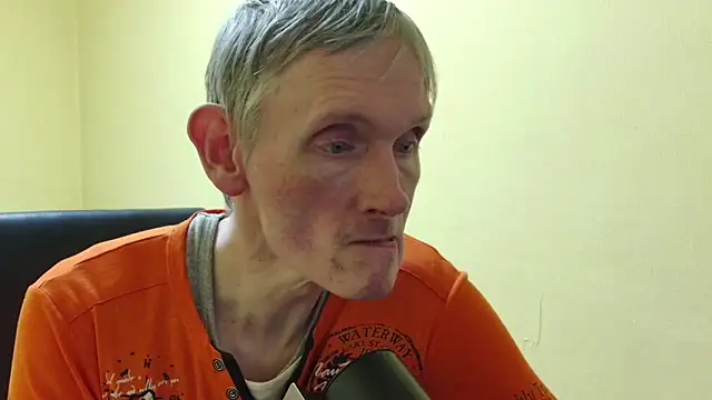 Snapshot of k74robert chatting on February 2026 04:55:01 PM k74robert online show from February 2026 04:55:01 PM