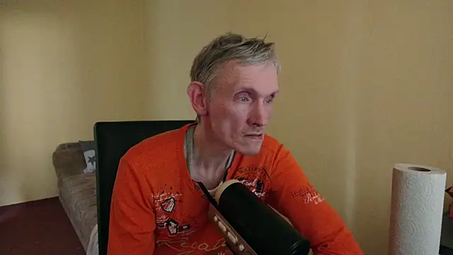 Snapshot of k74robert chatting on February 2026 01:04:01 PM k74robert online show from February 2026 01:04:01 PM