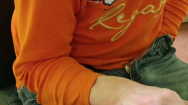 Snapshot of k74robert chatting on February 2026 09:47:02 PM k74robert online show from February 2026 09:47:02 PM