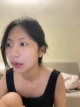 Snapshot of Lil-Gi chatting on October 2025 04:38:01 PM Lil-Gi online show from October 2025 04:38:01 PM