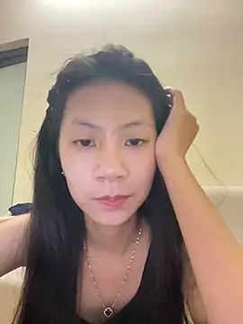 Snapshot of Lil-Gi chatting on October 2025 02:58:02 PM Lil-Gi online show from October 2025 02:58:02 PM