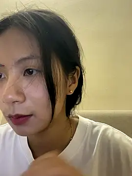 Snapshot of Lil-Gi chatting on October 2025 03:34:04 PM Lil-Gi online show from October 2025 03:34:04 PM