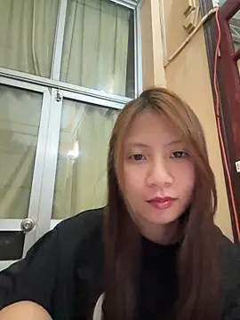 Snapshot of Lil-Gi chatting on April 2026 04:00:01 PM Lil-Gi online show from April 2026 04:00:01 PM