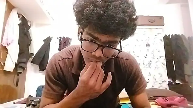 Rahulisagoodguy online show from November 2025 06:28:02 PM