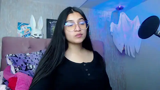 laurenelove online show from November 2025 03:08:02 AM