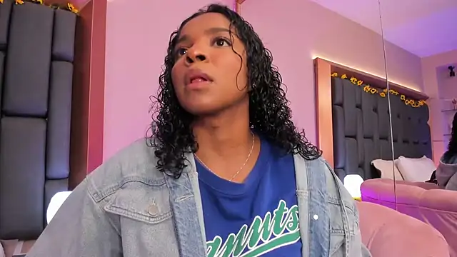 LisaMendez online show from December 2025 03:55:01 AM