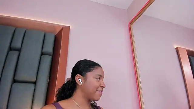 LisaMendez online show from April 2026 03:59:01 AM