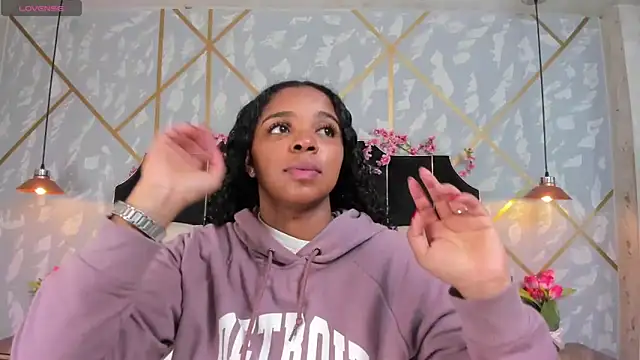 LisaMendez online show from April 2026 04:15:01 AM