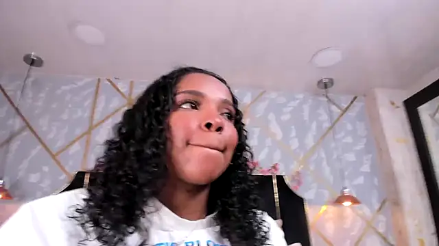 Snapshot of LisaMendez chatting on May 2026 03:44:02 AM LisaMendez online show from May 2026 03:44:02 AM