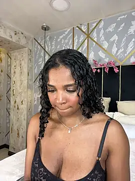 Snapshot of LisaMendez chatting on May 2026 11:10:02 PM LisaMendez online show from May 2026 11:10:02 PM